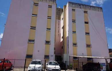 Imagem: O apartamento possui 3 Dormitórios, 1 Banheiro, 1 Vaga na garagem