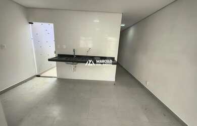 Imagem 3: Vendo casa com 2 quartos sendo 1 suíte, com vaga de garagem na Avenida principal