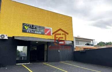 Imagem: O depósito possui 5 Vagas na garagem, 418m² de Área e está