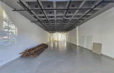 Imagem: O depósito possui 2 Vagas na garagem, 150m² de Área, Imóvel