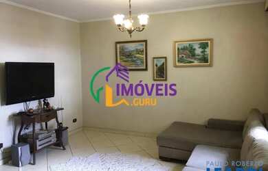 Imagem: A casa possui 4 Dormitórios, 3 Banheiros, 3 Vagas na garagem