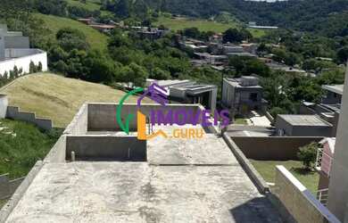 Imagem: A casa em condomínio possui 5 Dormitórios, 5 Banheiros, 4