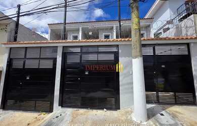 Imagem: A casa possui 3 Dormitórios, 2 Banheiros, 1 Vaga na garagem