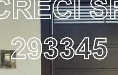 Imagem: A casa possui 3 Dormitórios, 2 Banheiros, 1 Vaga na garagem