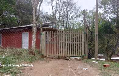 Imagem: A casa possui 1 Dormitório, 1 Banheiro e está localizado