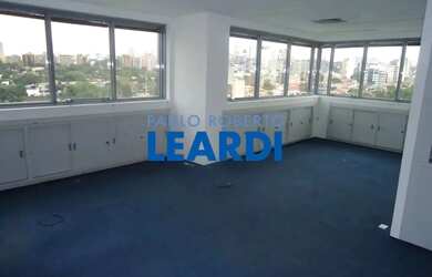 Imagem: O depósito à venda possui 2 Vagas na garagem e 54m² de Área