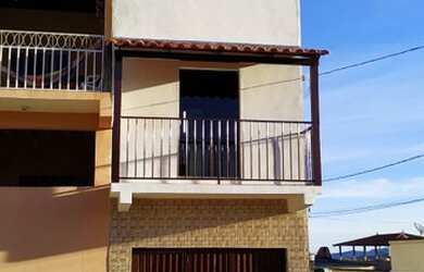 Imagem: A casa possui 2 Dormitórios, 2 Banheiros, 1 Vaga na garagem