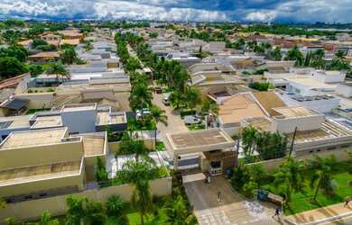 Imagem: A casa em condomínio possui 4 Dormitórios, 1 Banheiro, 4 Vagas