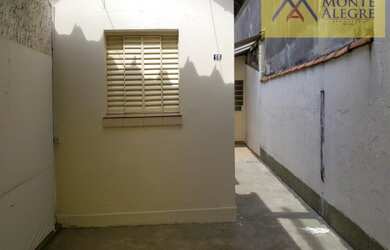 Imagem: A casa possui 1 Dormitório, 1 Banheiro, 1 Vaga na garagem e