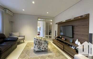 Imagem: A casa em condomínio possui 5 Dormitórios, 5 Banheiros, 4