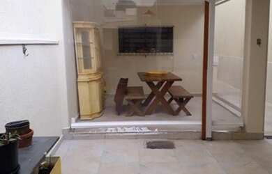 Imagem: A casa possui 3 Dormitórios, 4 Banheiros, 2 Vagas na garagem