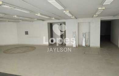 Imagem: O depósito possui 900m² de Área e está localizado em Centro