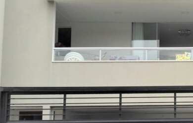 Imagem: A casa possui 3 Dormitórios, 3 Banheiros, 2 Vagas na garagem