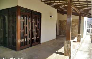 Imagem: A casa possui 5 Dormitórios, 2 Banheiros, 5 Vagas na garagem