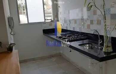 Imagem: O apartamento possui 2 Dormitórios, 1 Banheiro, 1 Vaga na garagem