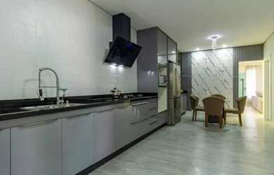 Imagem: A casa possui 3 Dormitórios, 3 Banheiros, 2 Vagas na garagem