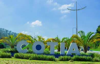 Imagem 1: Lote/Terreno para venda possui 600 metros quadrados em Jardim Lavapes das Graças - Cotia