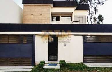 Imagem: A casa em condomínio possui 4 Dormitórios, 4 Banheiros, 2