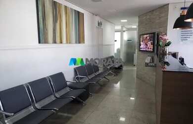 Imagem: O depósito possui 3 Vagas na garagem e 150m² de Área e está