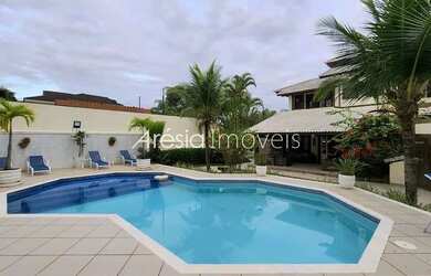 Imagem: A casa em condomínio possui 4 Dormitórios, 5 Banheiros, 5