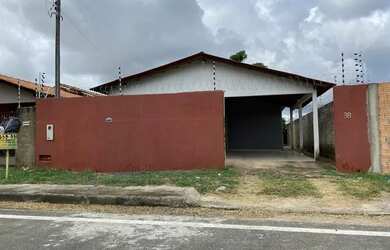 Imagem: A casa possui 2 Dormitórios, 1 Banheiro, 2 Vagas na garagem