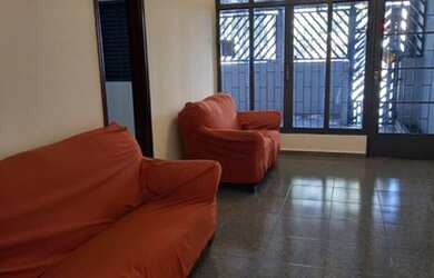 Imagem: A casa possui 4 Dormitórios, 3 Banheiros, 4 Vagas na garagem