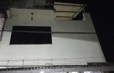 Imagem: A casa possui 3 Dormitórios, 1 Banheiro e está localizado