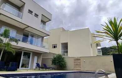 Imagem: A casa em condomínio possui 3 Dormitórios, 5 Banheiros, 4