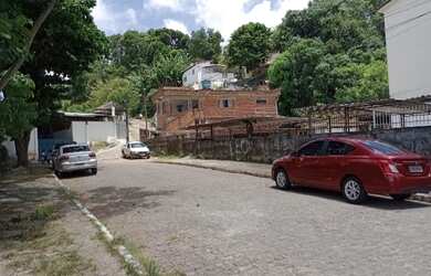 Imagem: A casa possui 5 Dormitórios, 2 Banheiros e 80m² de Área e