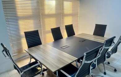 Imagem: O depósito possui 2 Vagas na garagem, 50m² de Área e está