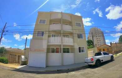 Imagem: O apartamento possui 1 Dormitório, 1 Banheiro, 1 Vaga na garagem