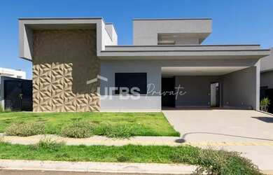 Imagem: A casa em condomínio possui 4 Dormitórios, 5 Banheiros, 280m²