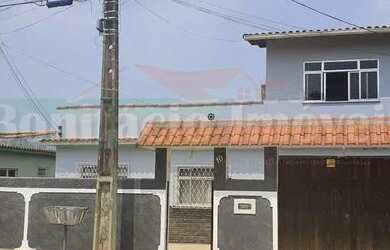 Imagem: A casa possui 3 Dormitórios, 3 Banheiros, 2 Vagas na garagem