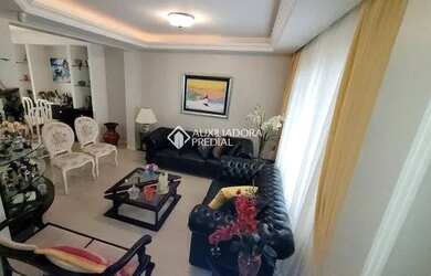 Imagem: O apartamento possui 4 Dormitórios, 1 Banheiro, 5 Vagas na