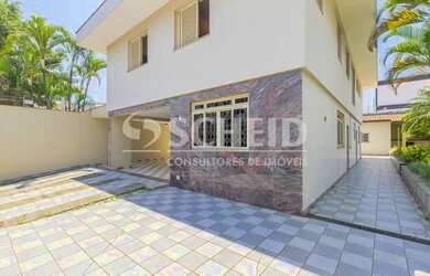 Imagem 6: Sobrado à Venda. 332m² de Área, 5 Vagas na garageme4 Dormitórios