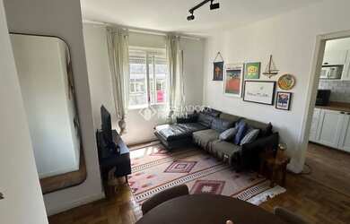 Imagem: O apartamento possui 2 Dormitórios, 1 Banheiro, 1 Vaga na garagem