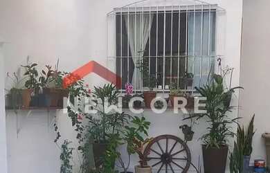 Imagem: A casa possui 2 Dormitórios, 2 Banheiros, 2 Vagas na garagem