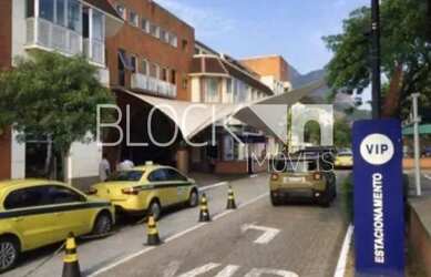 Imagem: O depósito possui 1 Vaga na garagem e 103m² de Área e está