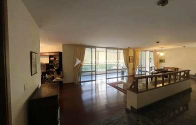 Imagem: O apartamento possui 3 Dormitórios, 5 Banheiros, 2 Vagas na