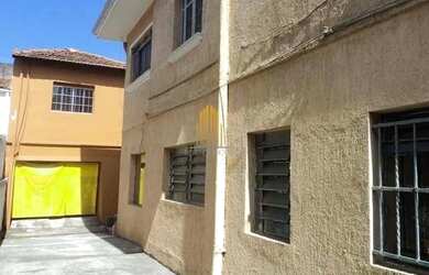 Imagem: O depósito possui 5 Vagas na garagem e 359m² de Área e está