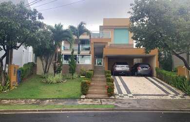 Imagem: A casa em condomínio possui 4 Dormitórios, 5 Banheiros, 5