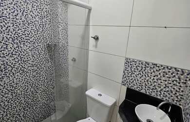 Imagem: A casa possui 2 Dormitórios e está localizado em Olaria