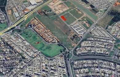 Imagem: O terreno possui 3.000m² de Área e está localizado em Vila