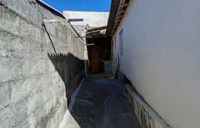 Imagem 11: Casa no Jardim Carpas. Churrasqueira, Varanda, 250m² de Áreae5 Vagas...