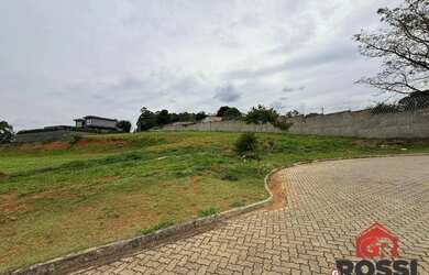 Imagem: O terreno possui 799m² de Área e está localizado em Bairro