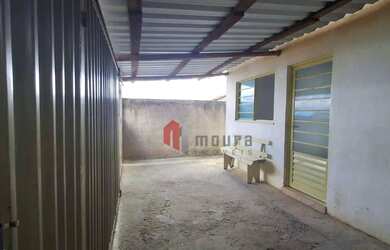 Imagem: A casa possui 2 Dormitórios, 1 Banheiro, 1 Vaga na garagem