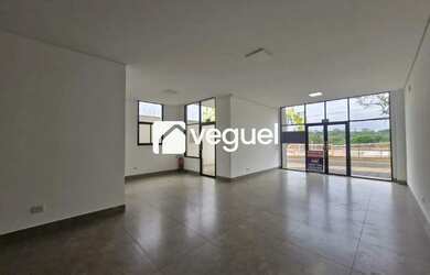 Imagem: O depósito possui 4 Vagas na garagem e 412m² de Área e está