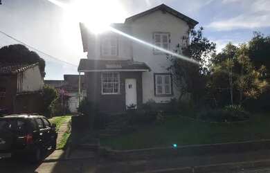 Imagem: A casa à venda possui 4 Dormitórios, 3 Banheiros, 5 Vagas