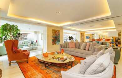 Imagem 7: Alto Padrão, 4 suítes, 5 vagas, quadra de tênis profissional, Condomínio...