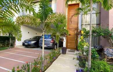 Imagem: A casa em condomínio possui 4 Dormitórios, 4 Banheiros, 4